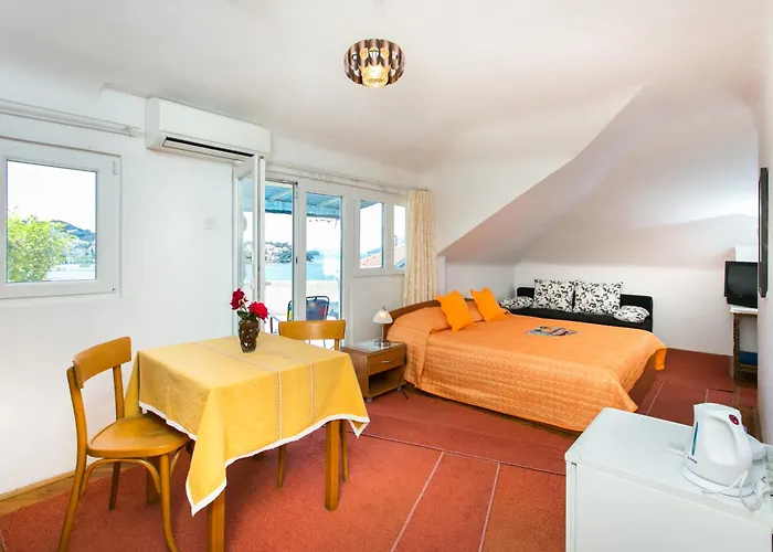 Room Avdic